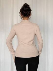 Chiquease 女士纯色长袖V领不对称菱形纽扣装饰套头针织毛衣，春秋冬款 - 杏色 - 查看 2