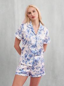 TryMe Bộ đồ ngủ bằng vải satin tay ngắn cài nút cổ ve in họa tiết vườn - Màu xanh lam - Xem 6