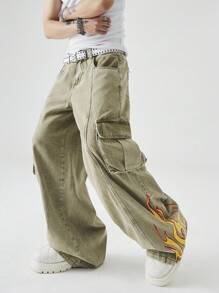 Manfinity EMRG Jeans cargo denim ample avec imprimé flamme délavé pour hommes