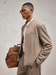 SHEIN X ELOISA & ORSON AKNOTIC Business Casual Chaqueta de traje de corte ajustado con cuello mao y botones metálicos de color caqui para hombre, adecuada para uso diario, vacaciones y primavera/verano, regalo de graduación