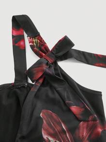 SHEIN MOD تي شيرت شبكي مقصّر بربطة عقدة أسود مزخرف بطباعة زهور جربيرا، مقاس كبير للنساء