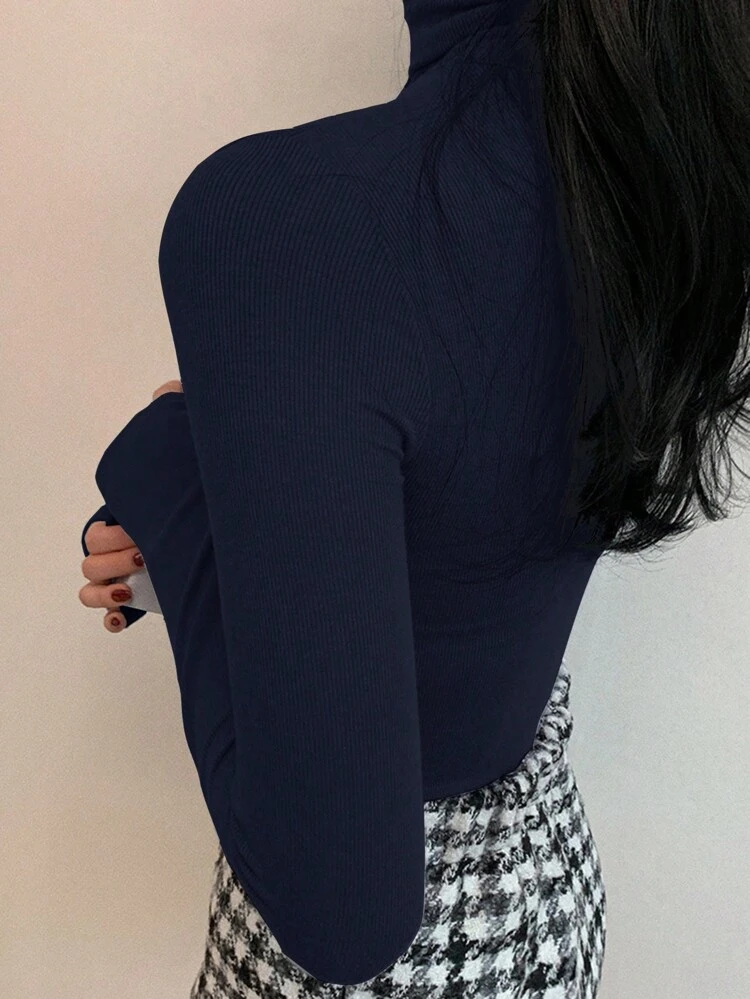 Women High Neck Slim Fit Turtleneck T-Shirt, Minimalist And Fashionable For Casual Daily Wear,Fall Clothes Long Sleeve Women Tops