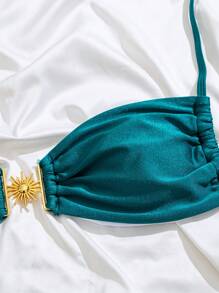 SHEIN Swim Conjunto de bikini de traje de baño para mujer de unicolor, de material brillante, con adornos dorados en los tirantes, para playa y resort de verano - Verde Oscuro - Ver 8