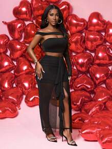 BamGleam Conjunto de blusa con hombros descubiertos y falda, con detalle metalizado de flor, manga corta, efecto arrugado y volante transparente, en color negro para el Día de San Valentín