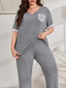 Conjunto de pijama de tallas grandes con mangas cortas y acabado de encaje