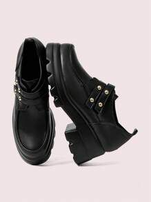 CUCCOO DOLLMOD 女士户外圆头坡跟厚底绣花面料水钻装饰时尚优雅日常及派对扣带黑色平底鞋