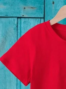 SHEIN 年轻男孩休闲舒适时尚简约口号图案短袖 T 恤，春夏