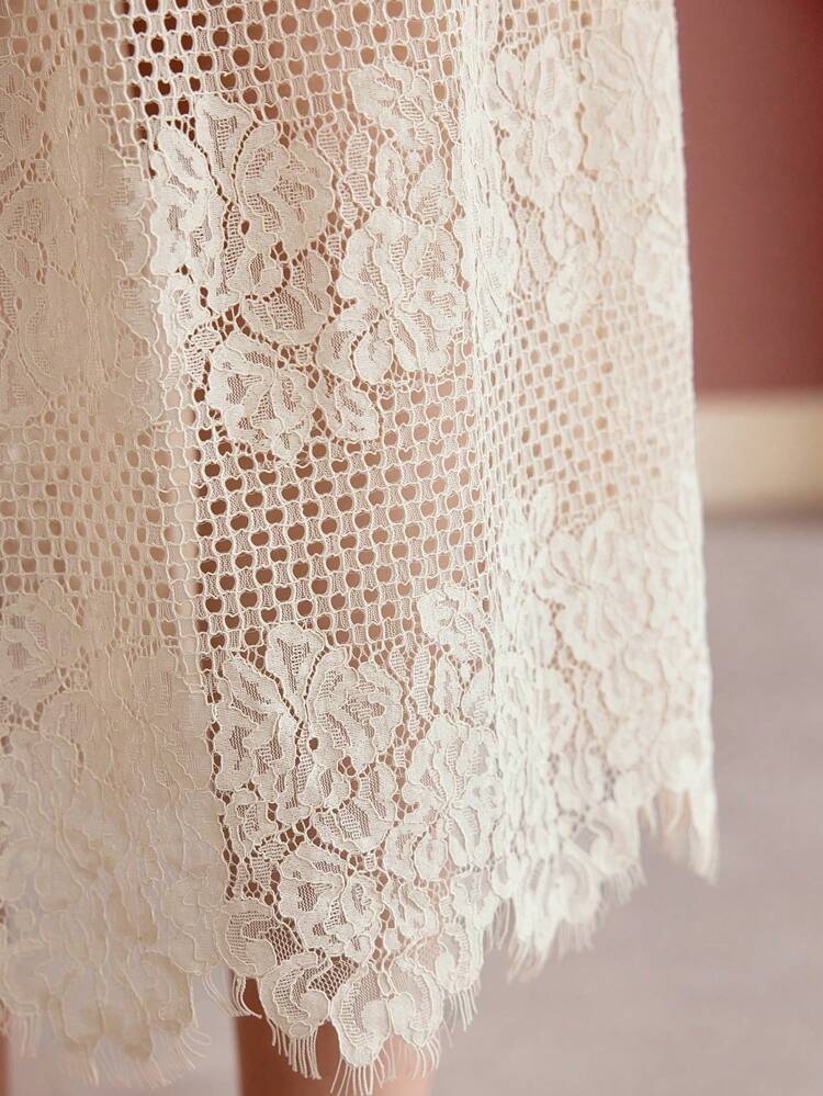 CONTRAST LACE ZIPPER SIDE SKIRT