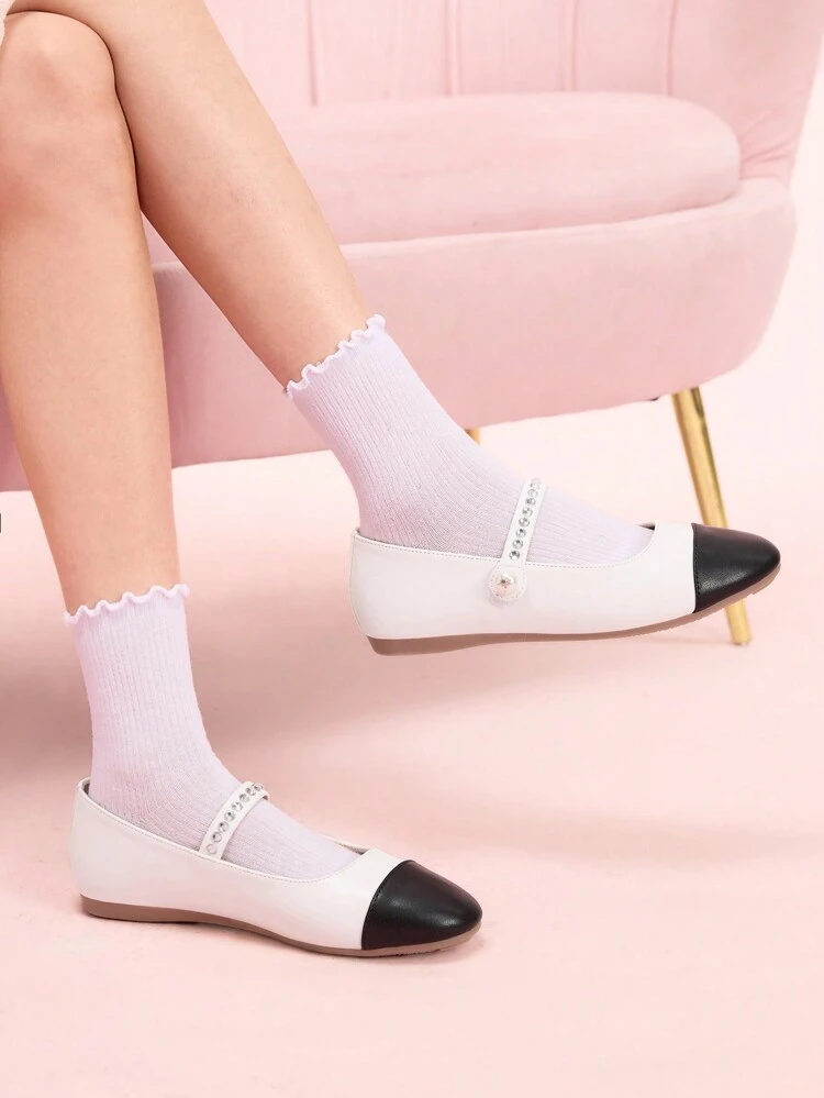 CUCCOO DOLLMOD Women's Fashion Cute Black & White Patchwork Chain Round Toe Flat Shoes, Comfortable Casual For Work, Dating, Shopping Valentine's Day