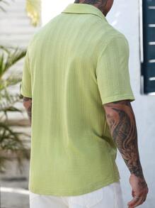 Manfinity CasualCool Men's Solid Button Down Casual Solid Color Short Sleeve Lapel Shirt, Daily Wear, Suitable For Going Out