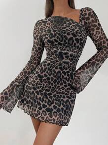 Siren Gaze Women Mini Leopard Print Long Sleeve Fitted Casual Dress, Minimalist Style For Everyday Wear Winter Cheetah Vacation Spring Holiday Resort - Multicolor - View 2
