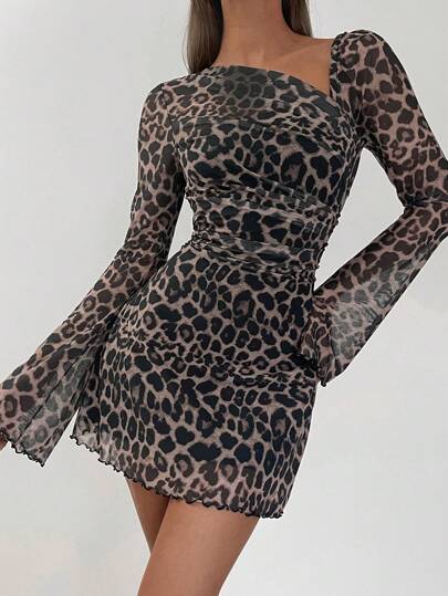 Siren Gaze Women Mini Leopard Print Long Sleeve Fitted Casual Dress, Minimalist Style For Everyday Wear Winter Cheetah Vacation Spring Holiday Resort