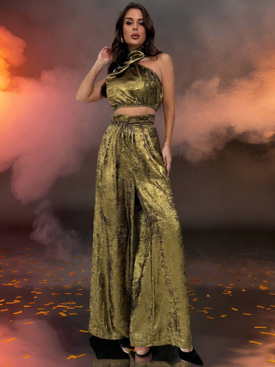 SHEIN Privé Set de 2 piezas con top sin mangas de cuello alto con lentejuelas doradas y pantalones de pierna ancha, atuendo lujoso para ir al trabajo o de vacaciones, ideal para el Día de San Valentín - Dorado - Ver 1