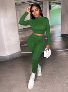 Slaydiva Solid Color Cropped T-Shirt And Leggings Sports Yoga Tight Two-Piece Set - Dark Green - View 4