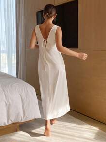 DAZY 浪漫花卉刺绣面料拼布深V领无袖修身长睡袍睡衣