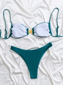 SHEIN Swim Conjunto de bikini de traje de baño para mujer de unicolor, de material brillante, con adornos dorados en los tirantes, para playa y resort de verano - Verde Oscuro - Ver 7