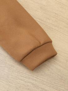 SHEIN 2pcs/Set Boys Casual American Style Embossed Pattern Sweatshirt And Sweatpants Set - Brown - View 3