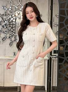 DAZY 粗花呢圆领纽扣装饰女式迷你连衣裙 - 米色 - 查看 5