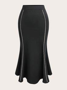 Modelyn Plus Size Chain Decor Plain Skirt, Casual Minimalist Fashion, Everyday Wear - Black - View 1