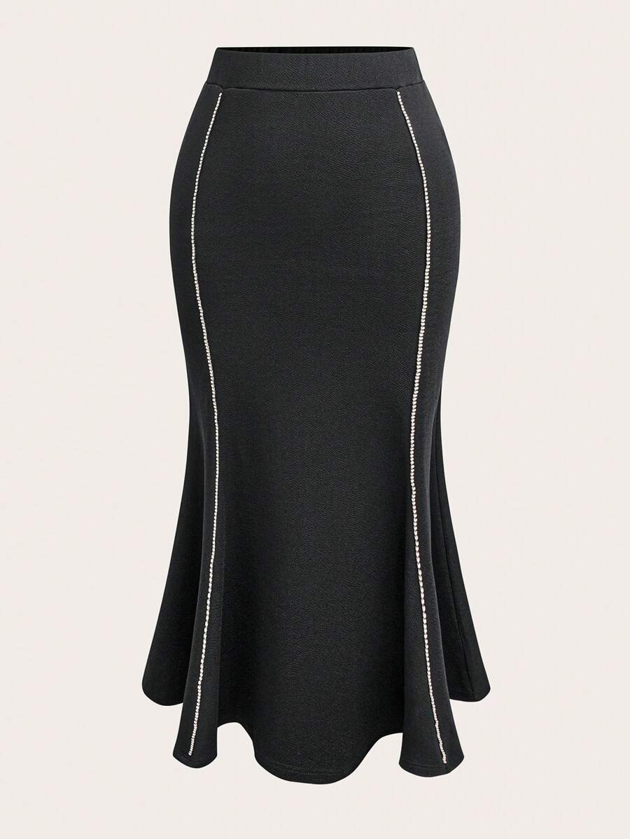 Modelyn Plus Size Chain Decor Plain Skirt, Casual Minimalist Fashion, Everyday Wear - Black - View 1