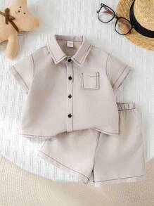 SHEIN Set de 2 piezas: Camisa de manga corta con puntada de contraste y pantalón corto de cintura elástica para niño bebé