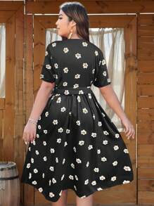 SHEIN LUNE Plus Size Women Floral Print Wrap V Neck Short Sleeve Dress - Black - View 2