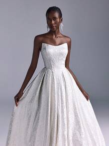 SHEIN Belle 优雅奢华的白色提花缎面紧身舞会礼服，配有超长喇叭裙和后系带设计，适合浪漫婚礼、新娘