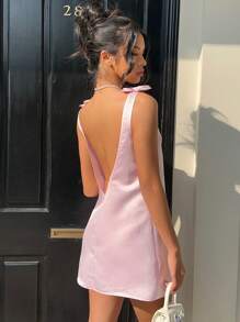 Aloruh 女士秋冬新款浪漫复古派对纯色缎面 V 领露背蝴蝶结装饰 A 字迷你连衣裙，女式连衣裙，情人节，女士连衣裙，鸡尾酒情人节，女士生日连衣裙，粉色连衣裙，情人节，女士生日返校节服装 - 粉色 - 查看 4