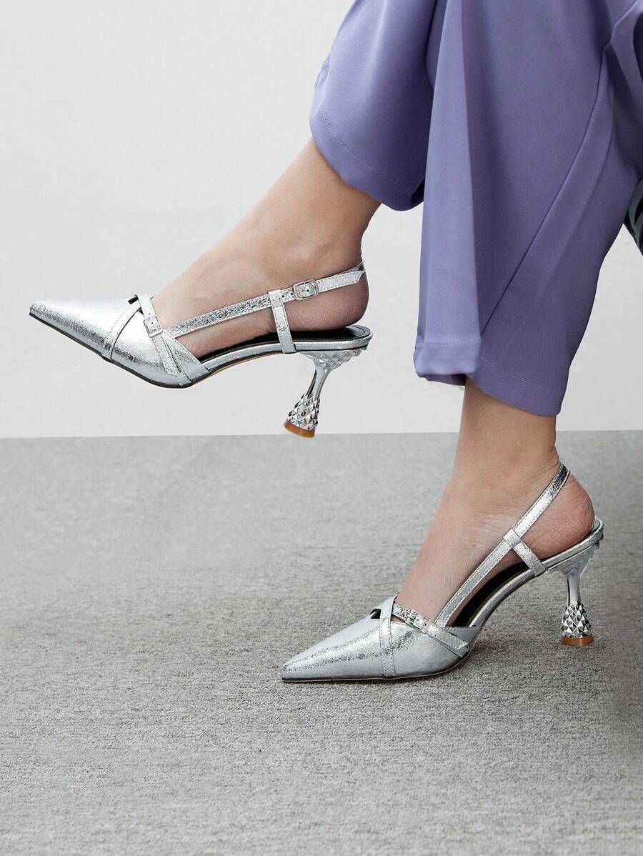 CUCCOO BIZCHIC 时尚性感高跟鞋，配金属交叉带 - 銀色 - 查看 1