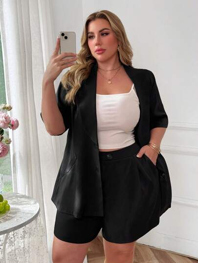 Calvaya 大码女式黑色披肩领短袖西装外套和松紧腰宽松短裤两件套，通勤和休闲
