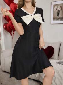 女士撞色 3D 蝴蝶结 V 领提花睡袍