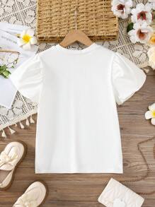 SHEIN Nieuw gelanceerd! Meisjes T-shirts met korte mouwen, ronde hals en strikprint voor tieners. Ze zijn comfortabel, modieus, schattig, lief en hebben een Japanse en Koreaanse casual stijl.