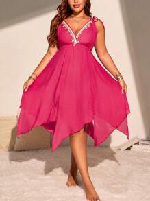 SHEIN Swim Curve Vestido de cobertura sexy para playa y resort de talla grande para verano con un solo tirante, cuello en V, cintura ceñida y decoración de concha en unicolor