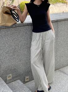 DAZY 女士两件套纯色圆领短袖T恤和条纹裤夏季休闲套装，女士短款套装 - 黑色 - 查看 9