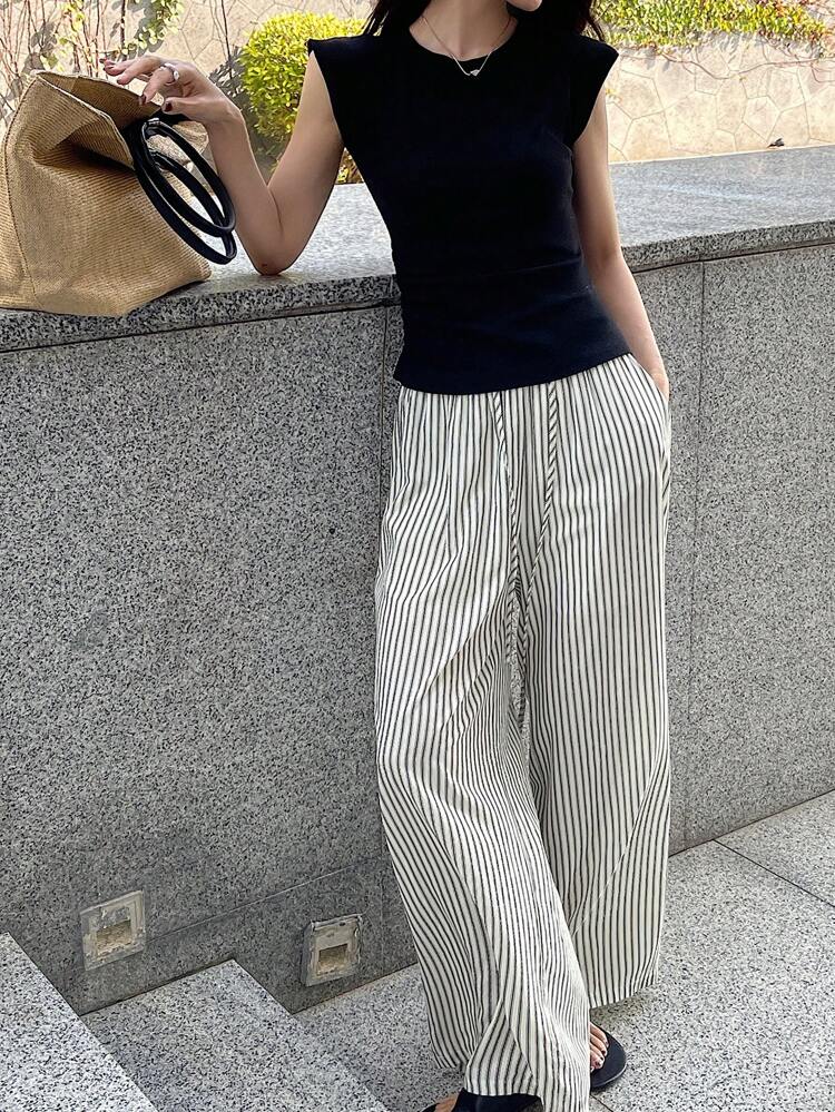 2pcs Women Set Solid Color Round Neck Short Sleeve T-Shirt And Striped Pants Summer Lounge Sets For Women