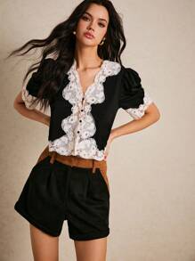 Poéselle 女士撞色蕾丝短款泡泡袖单排扣优雅衬衫，可爱夏季上衣，外出上衣，尽显女性优雅气质 - 黑色 - 查看 7