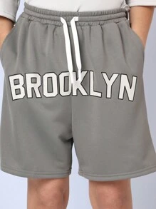 SUMWON 青少年休閒 NYC Brooklyn 兩件套夏季運動服裝 圖案印花短袖T恤抽繩短褲街頭風訓練套裝度假穿搭 - 灰色 - 查看 7
