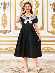 SHEIN Leap Crew Gaun Mini Lengan Mengembang Bordir Bunga Hitam Putih Pas Badan untuk Anak Perempuan Remaja - Hitam - View 3