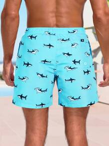 Manfinity Swimmode Shorts informales de playa con estampado total y cierre delantero para hombres, estilo de vacaciones sencillo, hawaiano