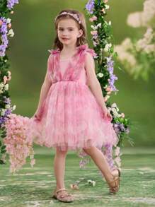 SHEIN Vestido con volantes de tul y estampado floral diminuto para niña pequeña. Conjunto de moda familiar para primavera/verano, vacaciones, ocasiones formales, eventos, fiestas, cumpleaños y días festivos. Apto para uso diario, festivales, reuniones familiares y ocasiones especiales. Diseño lindo, elegante, dulce, vintage y a la moda. Conjunto a juego para madre e hija o hermanas.