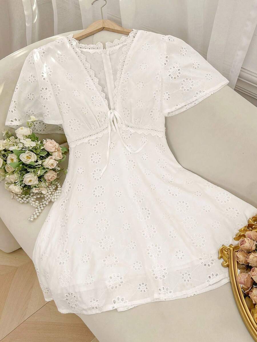 SHEIN VCAY 女士纯色前系带短袖休闲简约迷你连衣裙 - 白色 - 查看 1