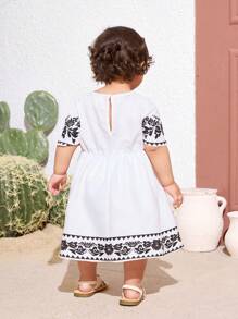 SHEIN Robe d'été à manches courtes pour bébé fille, avec imprimé floral mignon pour les vacances