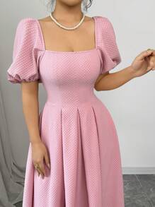 Chiquease Femmes Robe longue col carré avec fronces à l'ourlet, manches bouffantes et laçage dans le dos