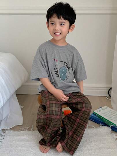 Dazy Kids Young Boy Letter Print Short Sleeve T-Shirt And Plaid Shorts Casual Loungewear