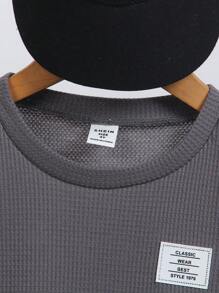 2pcs Young Boy Textured Fabric 2-In-1 Top And Pants Set. Contrast Trim Design Brings Multi-Layered Wearing Feel, With Logo Accent For 3D Effect, Crafted With Refined Workmanship. New Style In Simple And Fashionable Design, Showcases Boy's Personalized, Suitable For Casual Daily And School Wear, Fits 4-7 Years Old Kids In Summer