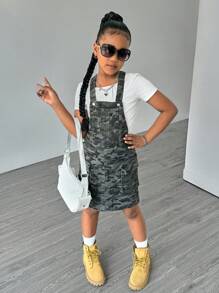 SHEIN Mono vestido de mezclilla con estampado de camuflaje estilo Y2K con múltiples bolsillos para niñas preadolescentes - Multicolor - Ver 1