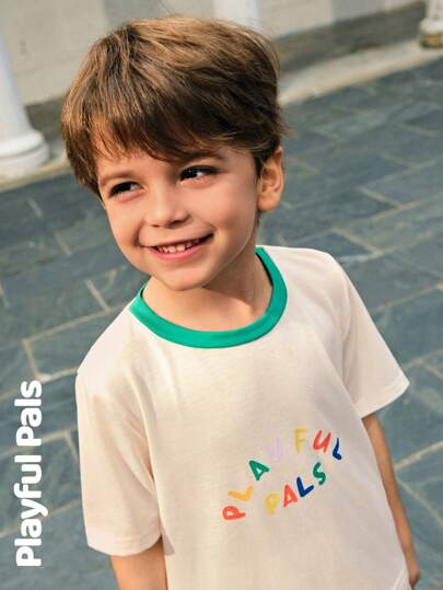 SHEIN 1 件夏季彩色字母图案正面、黄色下摆拼接、绿色领子拼接 T 恤，男孩独特风格，适合休闲装、学校、通勤、百搭