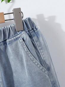 Tween Boys 2 Pieces Denim Set: Washed Light Blue Loose Fit Pocket Decor Short Sleeve Top Paired With Loose Straight Leg Denim Shorts, Fashionable Street Style Denim Outfit - Medium Wash - View 4