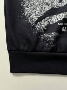 SHEIN 2 件套青少年男孩宽松休闲运动图案连帽衫和运动裤套装