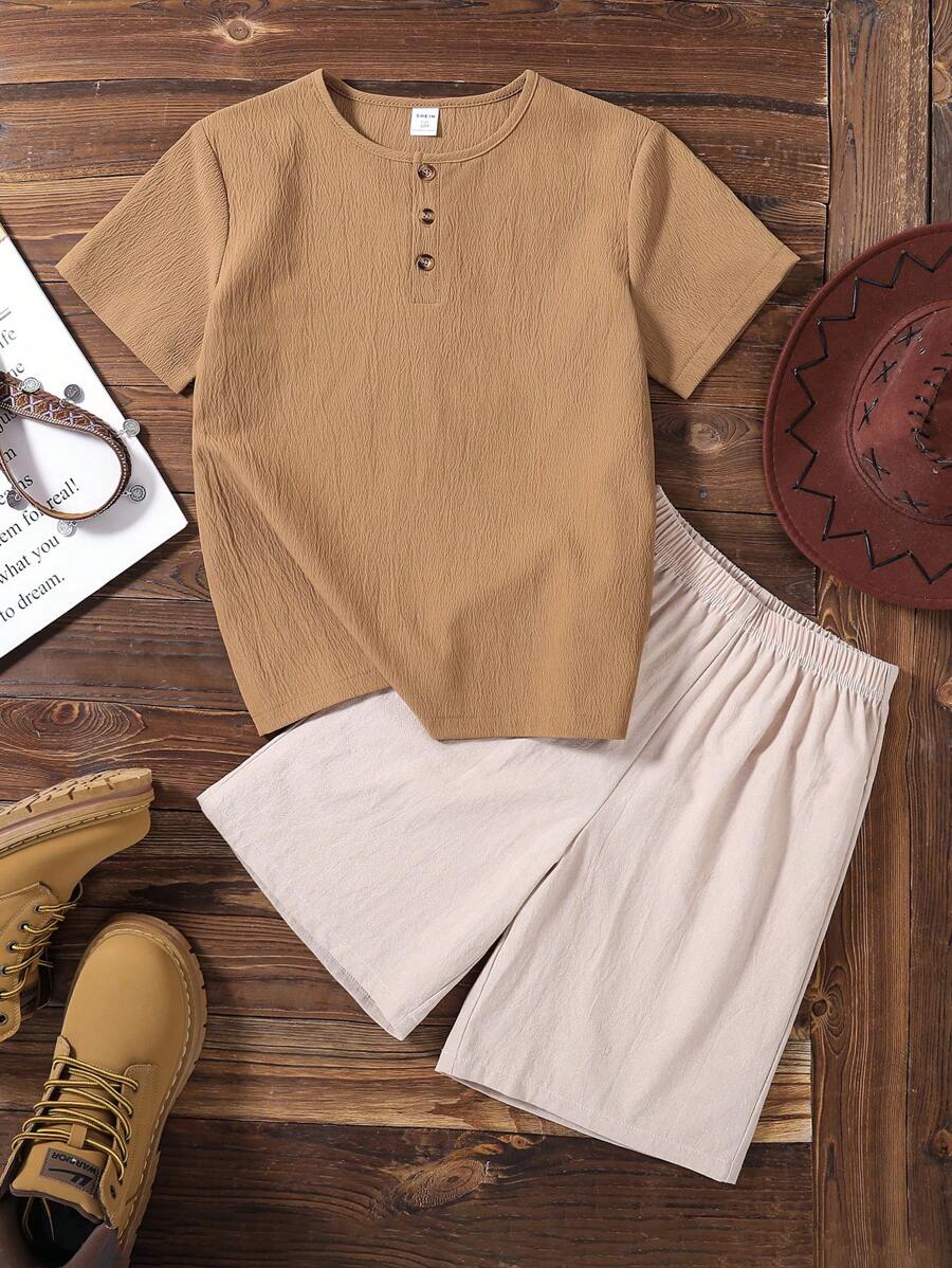 SHEIN Tween 男童 2 件套，春夏 Wildeya 新款，休闲度假极简主义波西米亚风 T 恤 2 件套服装套装，适合户外活动、日常穿着和节日聚会 - 彩色 - 查看 1